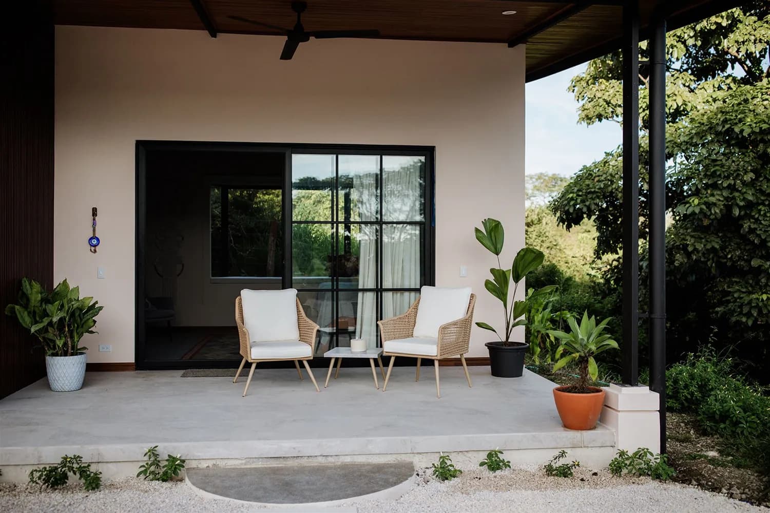 Un rincón vacío del santuario en reposo